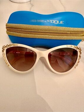 Limited Edition Nanette Lepore for Vogue Cat Eye Sunglasses w/ Case